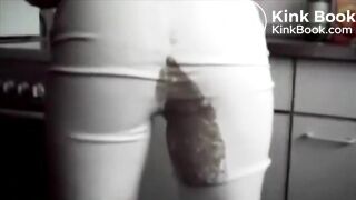 Chick shits her white leggings