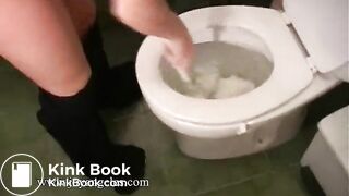 blonde girl crapping