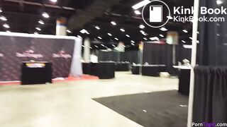 Babe poops while vlogging at a convention