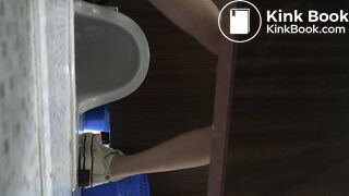 korean girl pooping hardtime