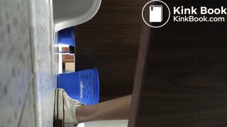 korean girl pooping hardtime