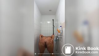 Light skin bbw poops in shower
