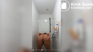 Light skin bbw poops in shower