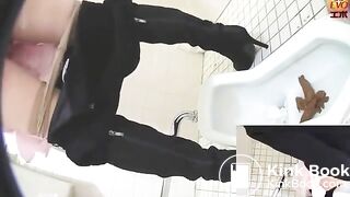 Mix of incredible hot girls shitting