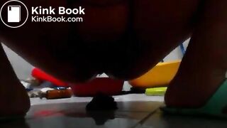 Korean girl shitting