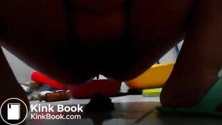 Korean girl shitting