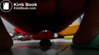 Korean girl shitting