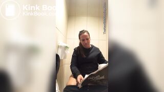 Showing after shitting