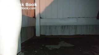 thick ass white trash poops in the backyard