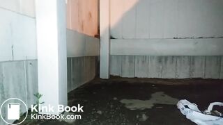 thick ass white trash poops in the backyard