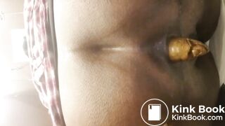 Big ebony ass shitting