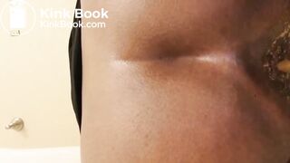 Big ebony ass shitting