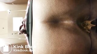 Big ebony ass shitting