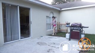 Dirty Pink Short pooping