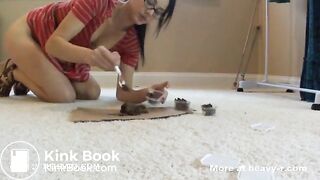 teeny pooping - video 2