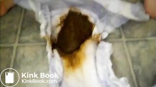 Hot woman reveals what's inside her DIAPER