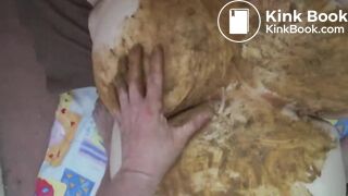 Guy smears shit over his cock and his chubby girlfriend