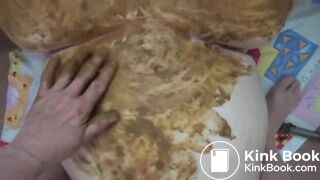 Guy smears shit over his cock and his chubby girlfriend