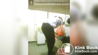 toilet voyeur - video 22