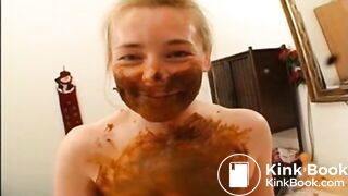 shit pigs play in the bed nasty