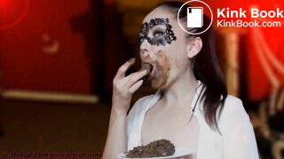 Scat swallowiing trance 3