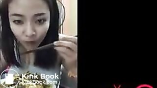 Thai Girl eat papaya salad and diarrhea