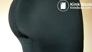 Girl poops her black lycra leggings