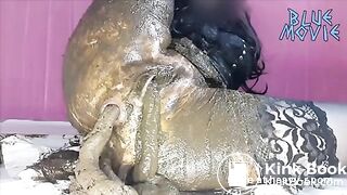 Shit in pussy lady scat / mierda en la concha