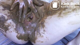 Pussy filled with shit and masturbate