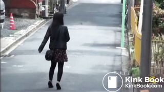 beautiful lady shits