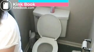 hot milf toilet visit