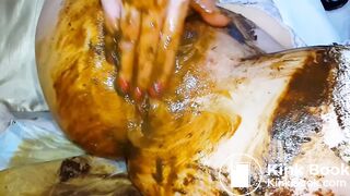 AC Stuffing Her Cunt With Shit