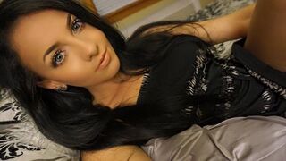 The sexy goddess ... toilet poop