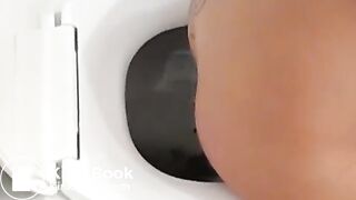 Sexy tanned chick toilet diarrhea farting