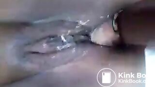 Double fist scato sur pute brésilienne