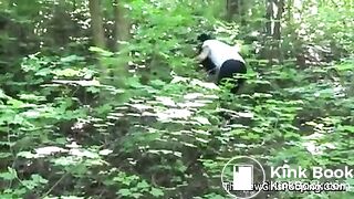 girl pooping outdoor