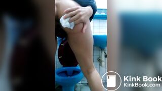 girlfriend film her poop for me