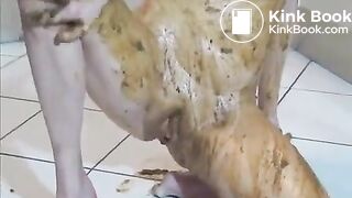 Girl poos on her own face 2