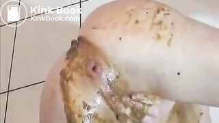 Girl poos on her own face 2