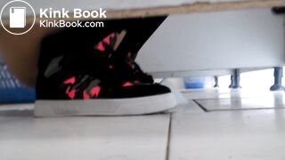 Girl poop - video 6