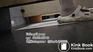 High-quality girls pooping in the toilet 10