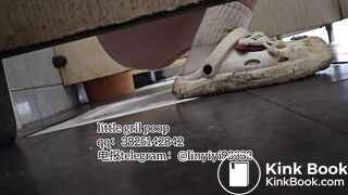 High-quality girls pooping in the toilet 10