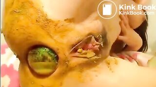 Scat girl playing with herself