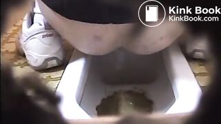 japanese school girls toilet