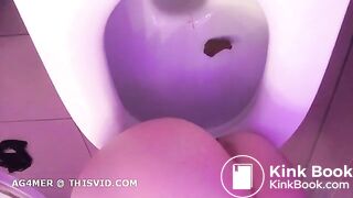 Big Sexy Ass Dropping Some Turds