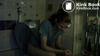German milf pooping on toilet 2