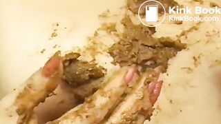 Japanese Female Scat