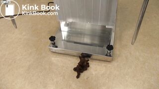 Cute Japanese girl pooping - video 2