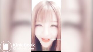 Chinese Girl Live Pooping