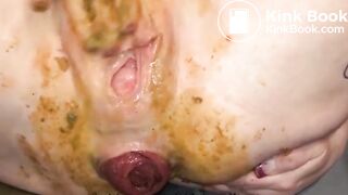 Redhead Milf in a kitchen solo scat Fun